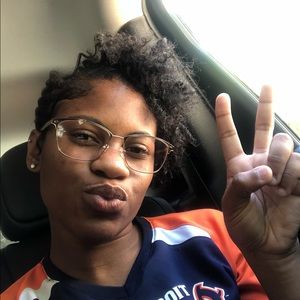 Meet your Posher, Brea